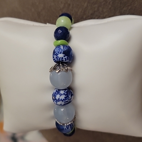 HANDMADE Glass Jade African Trade Beaded Toggle Bracelet - Picture 2 of 7